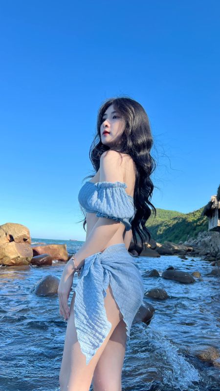 Quỳnh Alee bikini