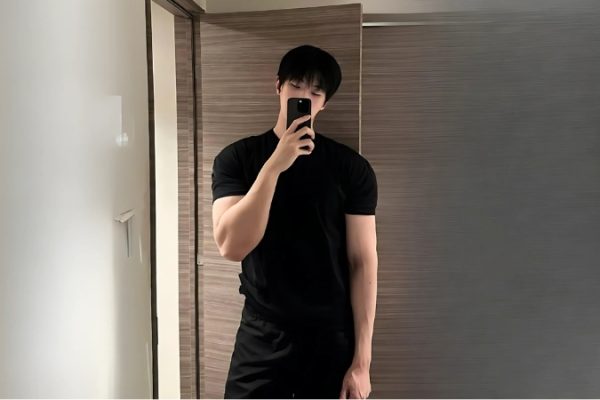 Ảnh trai đẹp che mặt phong cách độc đáo gây tò mò