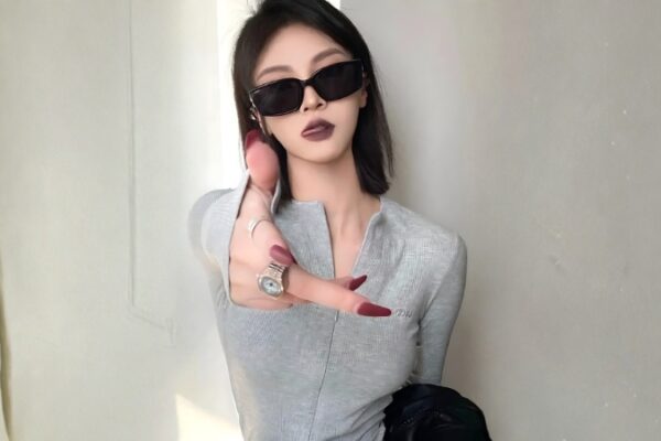 Ảnh gái xinh ngầu thể hiện cá tính mạnh mẽ cá tính