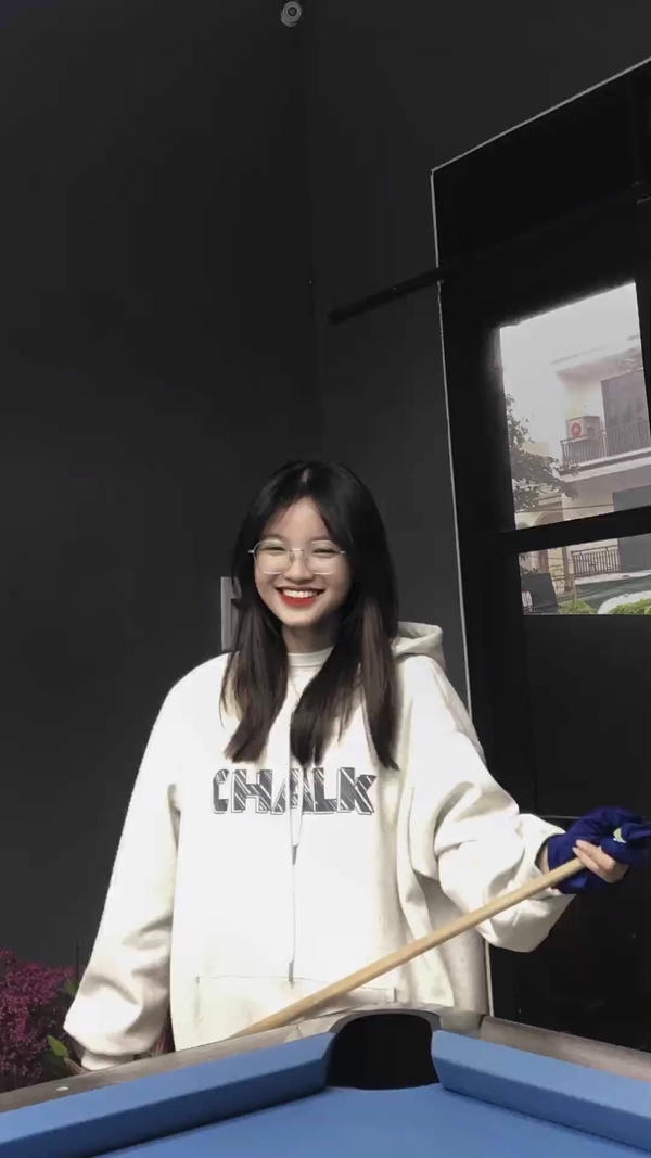 Ảnh girl xinh bàn bi da