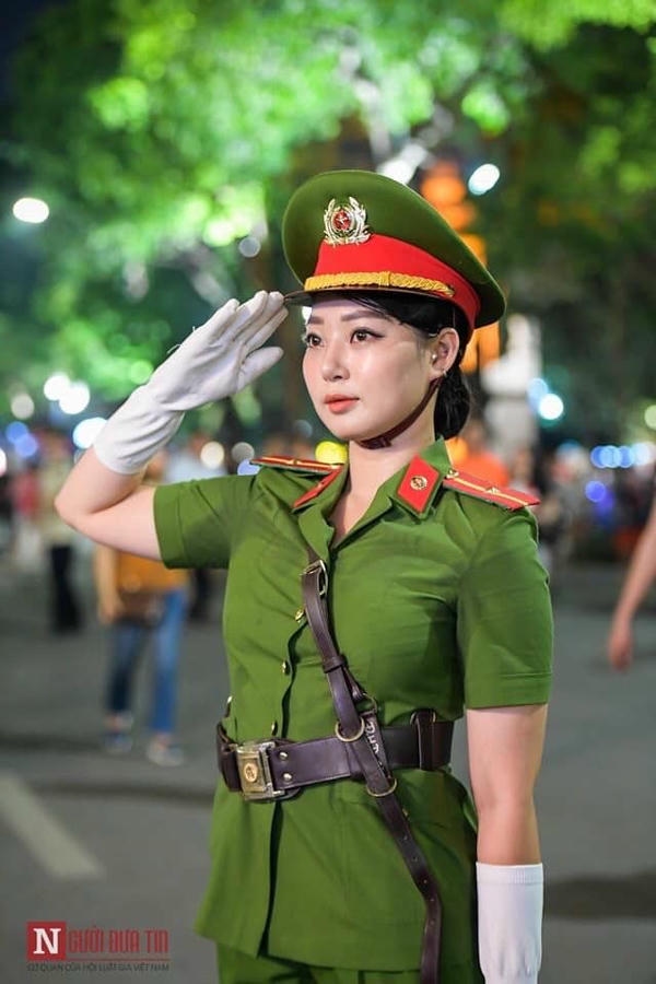 Ánh mắt đầy quyết tâm.