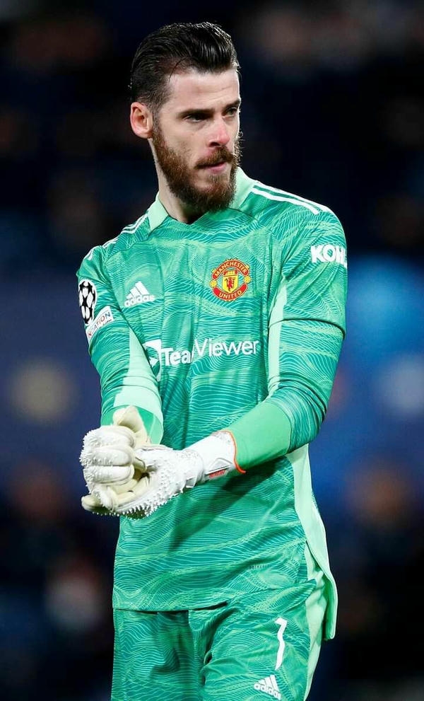 De Gea phản xạ nhanh trên sân