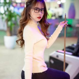 Hình nền điện thoại girl bàn bi da