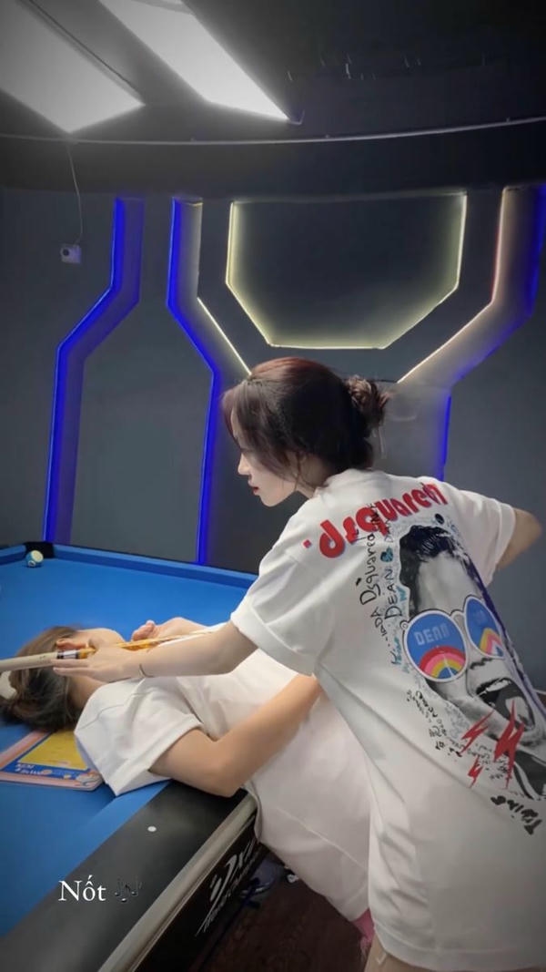 Hình nền điện thoại girl bi da