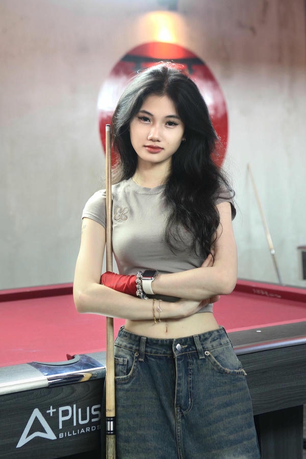 Hình nền girl bàn bi da đẹp