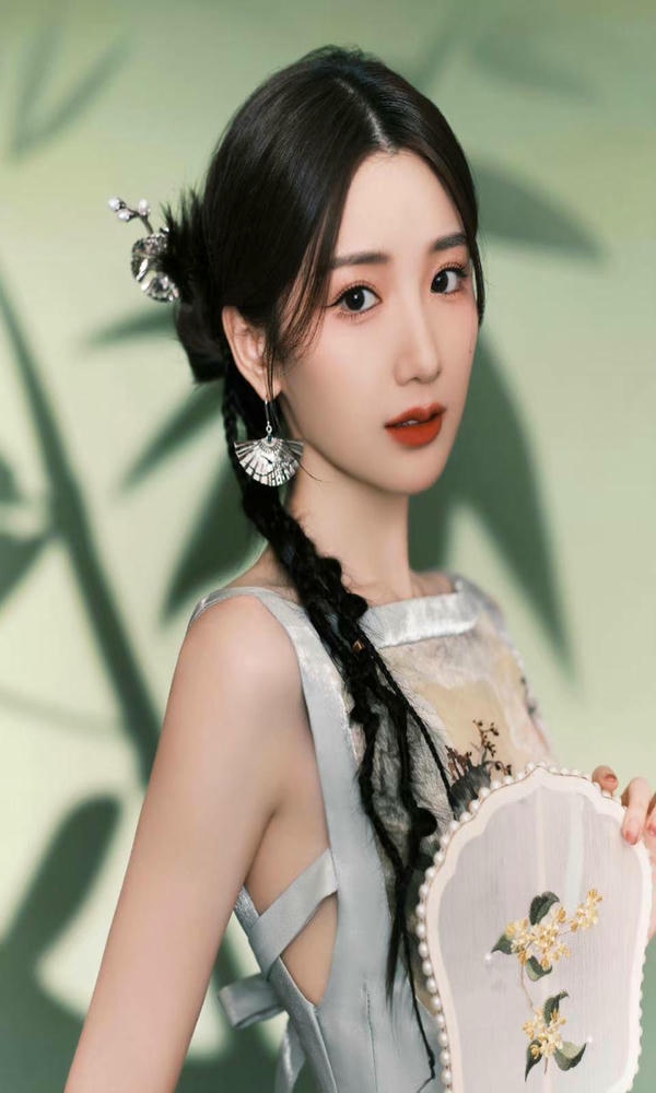 Tỷ tỷ với khí chất vạn người mê.